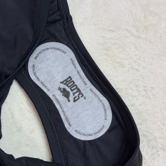 Roots Women's One Piece Black Swim Suit NWT Size 12 - Picture 5 of 5